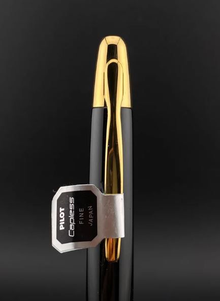 Pluma Estilográfica Pilot Capless Negra/Oro