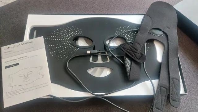 Mascara LED Facial Negra