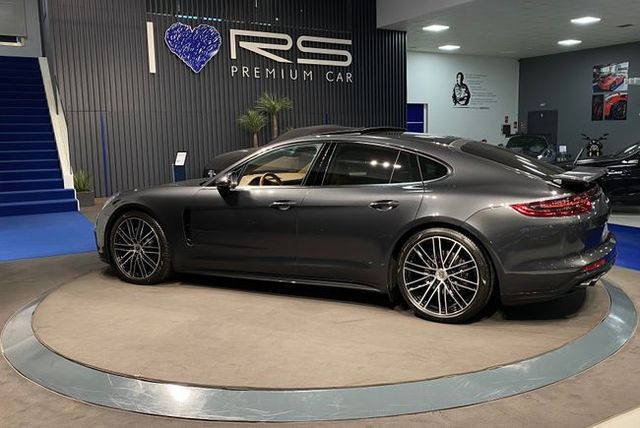 Porsche Panamera 4