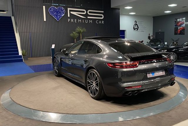 Porsche Panamera 4