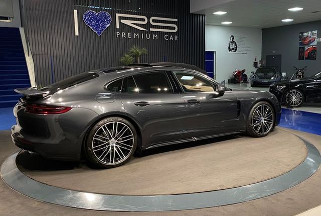 Porsche Panamera 4