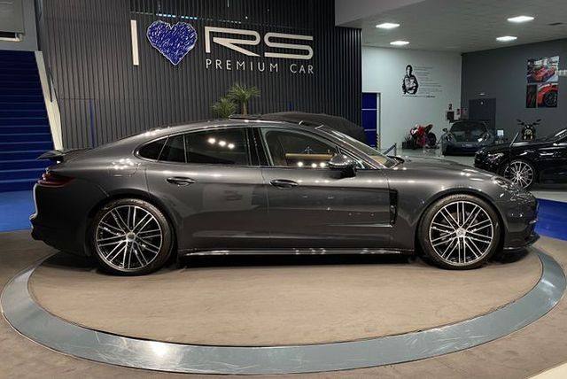 Porsche Panamera 4