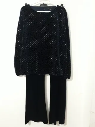 Conjunto de terciopelo con lunares