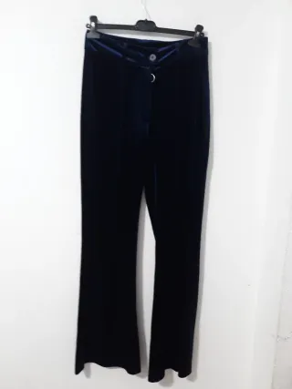 Conjunto de terciopelo con lunares