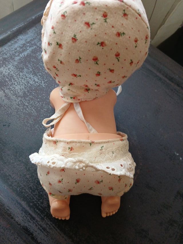 Muñeca Playmate 1979 gateando y funciona.