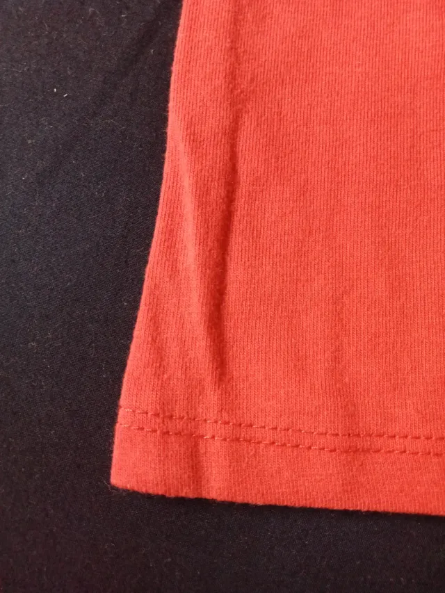 Camiseta roja mariposa de la marca Marèse