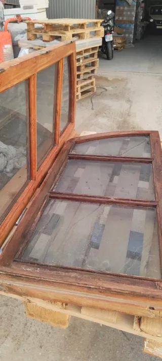 Ventana de madera todas 50 euros