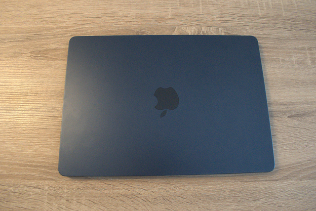 MacBook Air M3 Midnight 2024