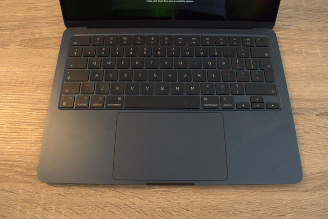 MacBook Air M3 Midnight 2024