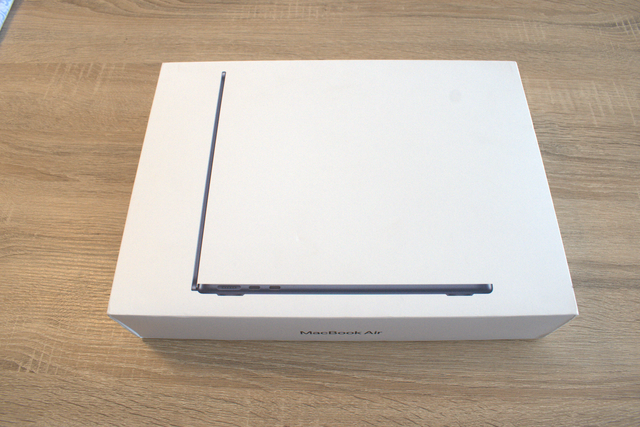 MacBook Air M3 Midnight 2024