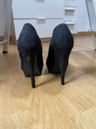 Zapatos de tacón negros