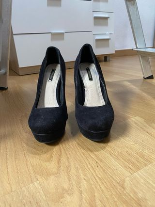 Zapatos de tacón negros