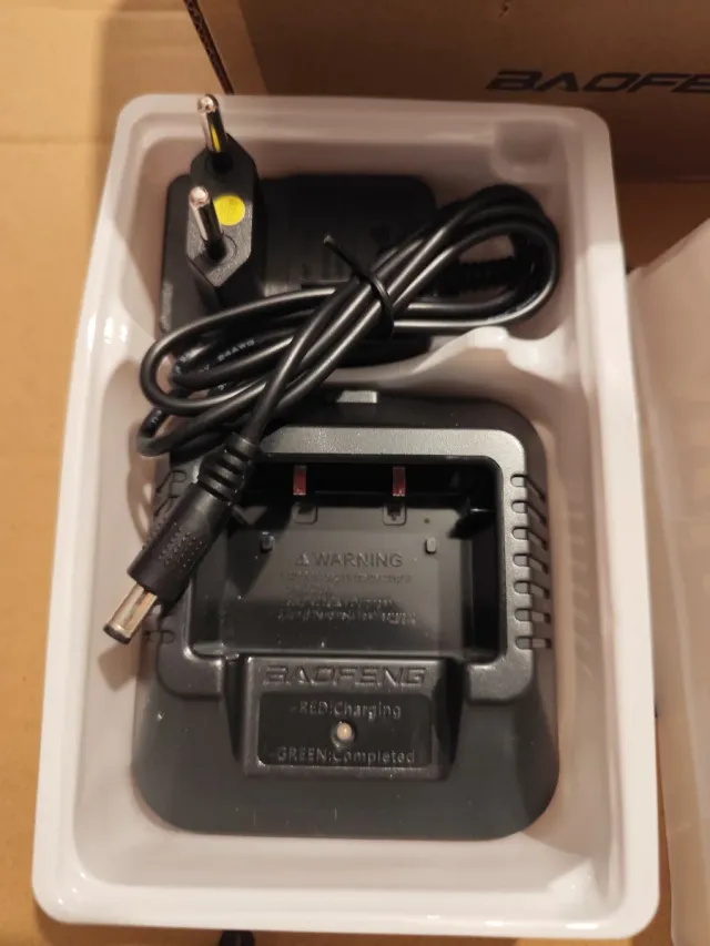 Radio Baofeng UV-5R + 2 Antenas Pequeñas