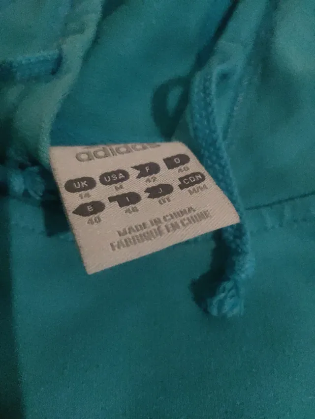 Sudadera Adidas Azul y Blanca.