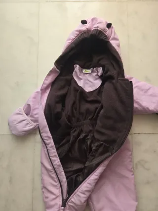 Mono de nieve rosa para bebé
T 9- 12 meses