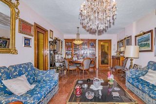 Piso en venta en Cervantes en Granada