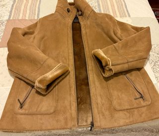 Chaquetón Adolfo Dominguez Piel Vuelta Beige.