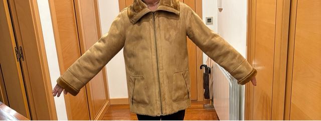 Chaquetón Adolfo Dominguez Piel Vuelta Beige.