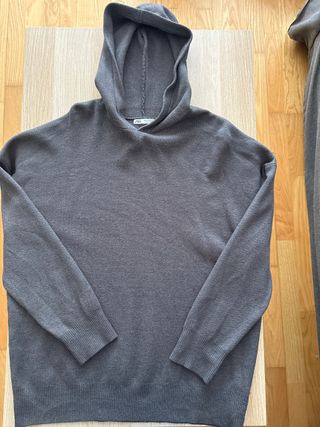 Jersey Zara con capucha gris