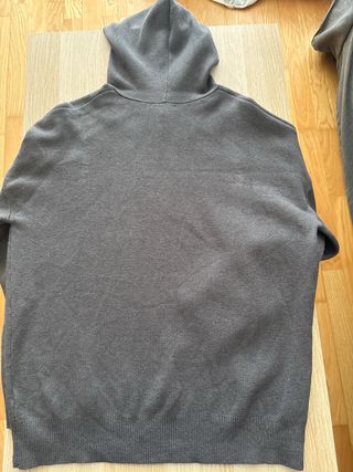 Jersey Zara con capucha gris