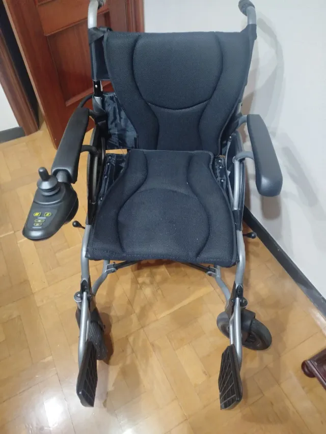 Silla de ruedas eléctrica y manual Martinica