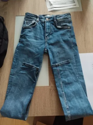 Pantalones vaqueros niña Zara.talla 34