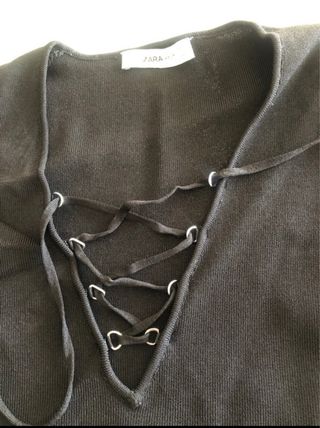Jersey Zara cuello V con cordones
