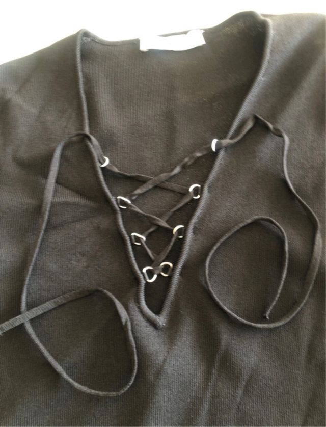 Jersey Zara cuello V con cordones