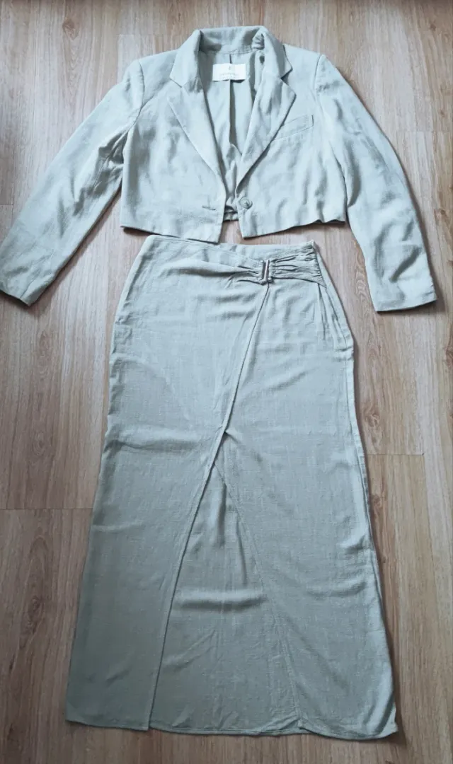 Conjunto Stradivarius blazer y falda