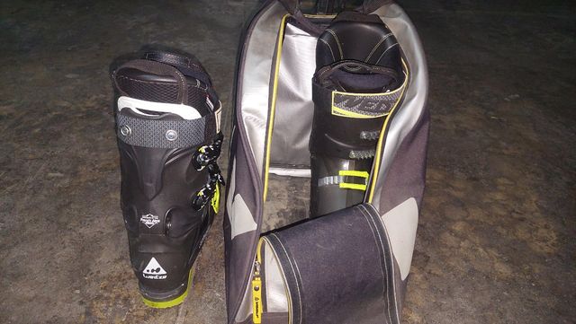 Stivali da sci neri con fibbie