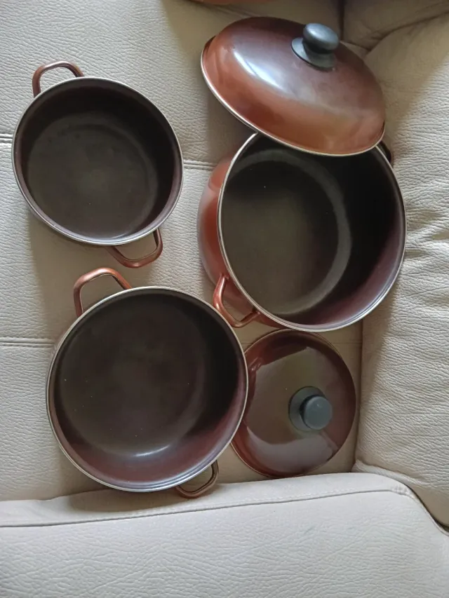 Cazuelas di porcellana marrone