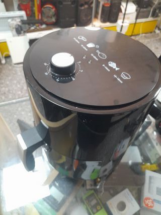 Freidora de aire negra