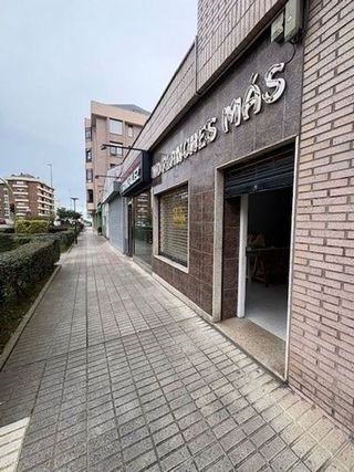 Local comercial en alquiler en Valdenoja - La Pereda en Santander