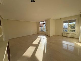 Piso en alquiler en Ollerías - San Cayetano en Córdoba