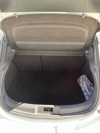 Renault Megane 2011 coupe color edition