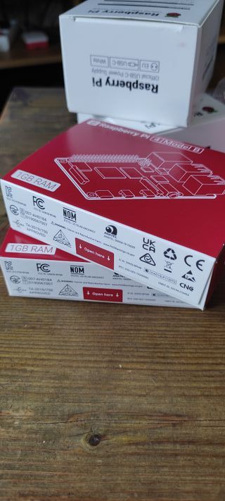 2 Raspberry Pi 4 Model B 1GB RAM