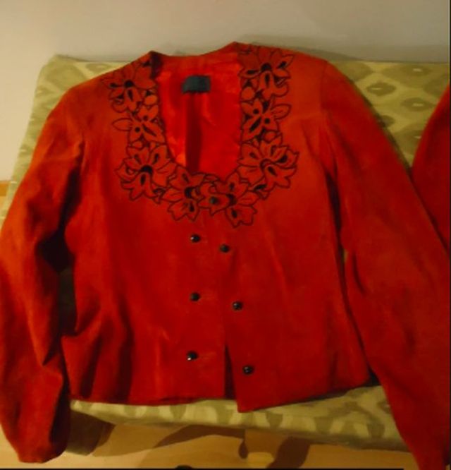 Traje ante chaqueta y falda