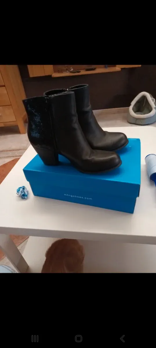 Botines negros tacón