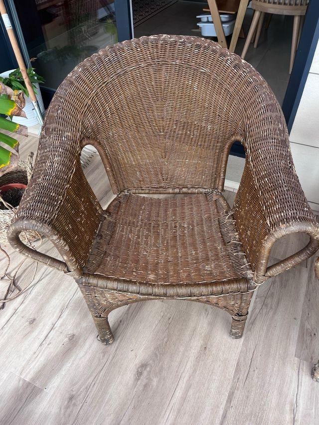 Conjunto sofá y sillón de mimbre