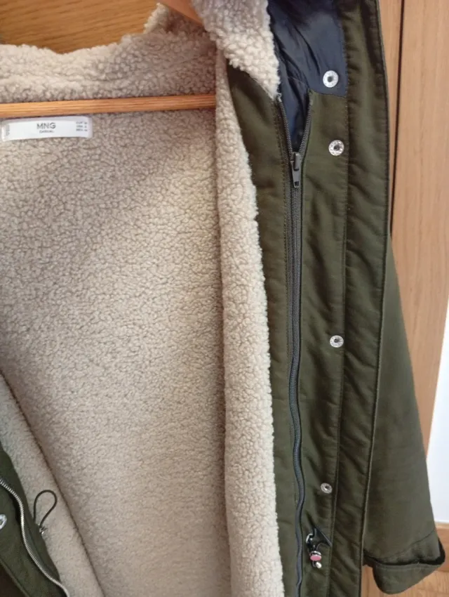 Abrigo verde 2 en 1 con capucha