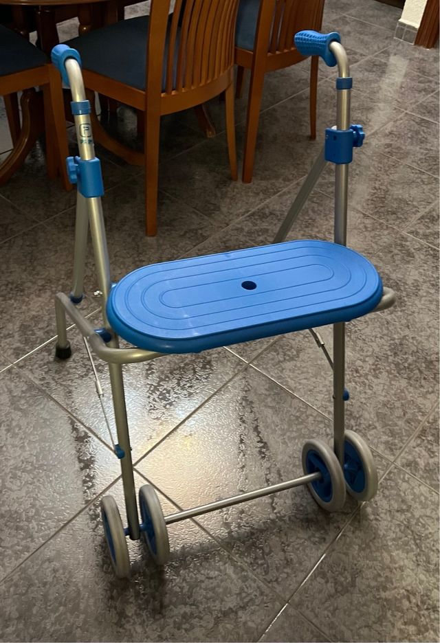 Andador Plegable con Doble Rueda