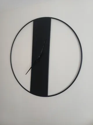 Reloj de Pared Metálico Negro D100