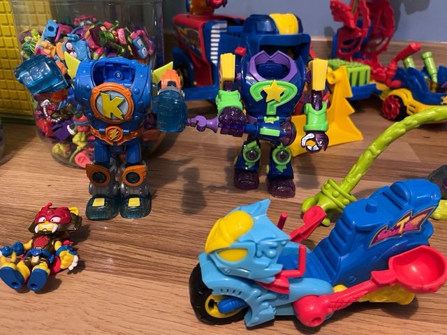 Super Things - Robot Tigre Rojo y Azul