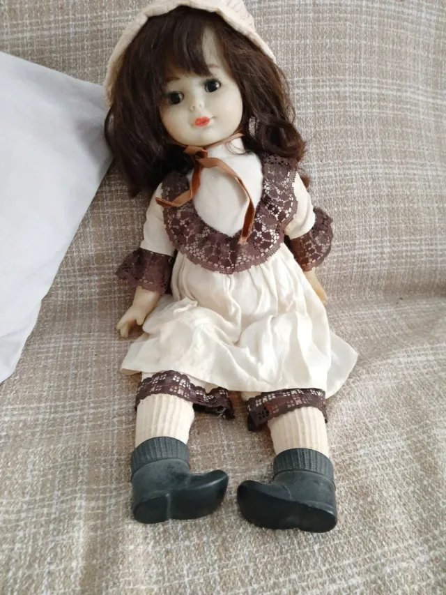 Muñeca vintage goma cara brazos pies