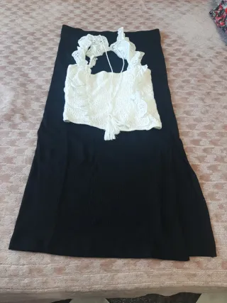 Conjunto Falda Larga Negra y Blusa Blanca