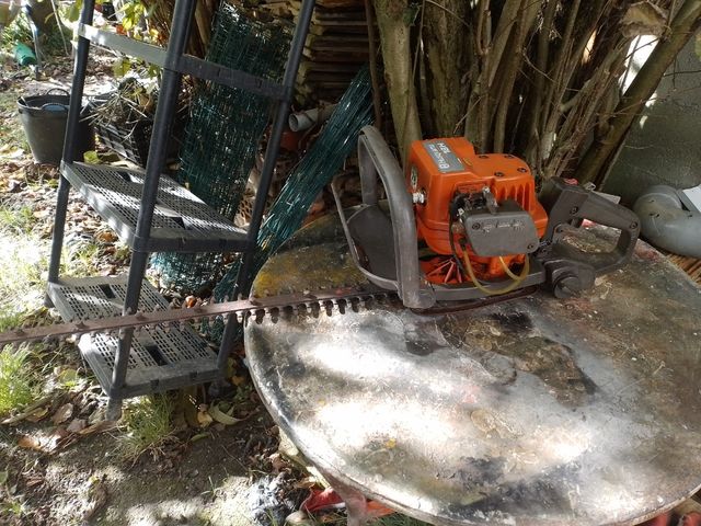 Cortasetos Husqvarna 