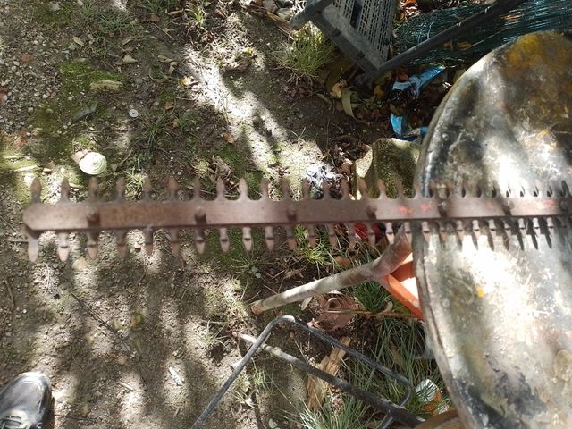 Cortasetos Husqvarna 