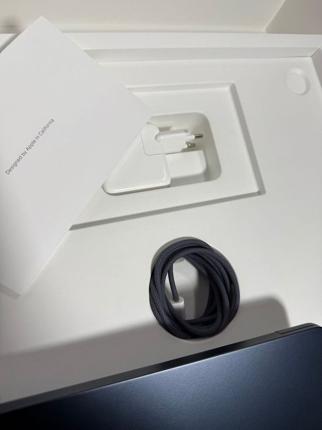 MacBook Air M4 256GB - COMO NUEVO