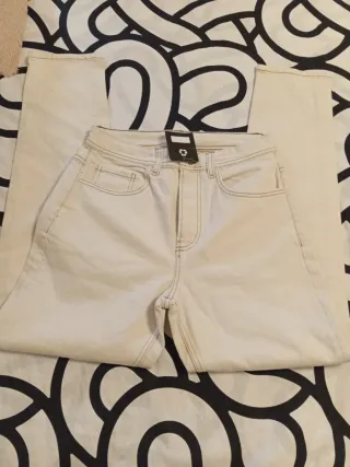 Pantalón CHIRIPA beige nuevo con etiqueta