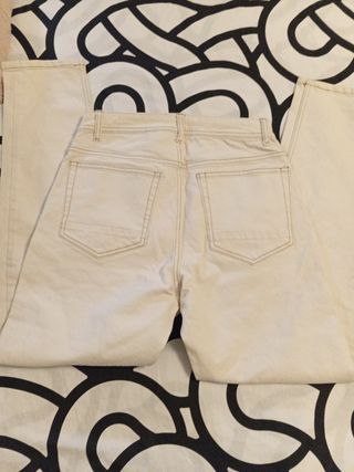 Pantalón CHIRIPA beige nuevo con etiqueta